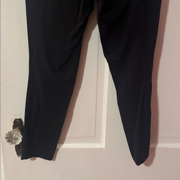 Athleta Salutation Stash High Rise 7/8 Legging Size Medium - Picture 8 of 9